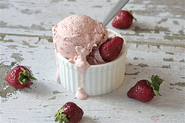 strawberry rhubarb ice cream